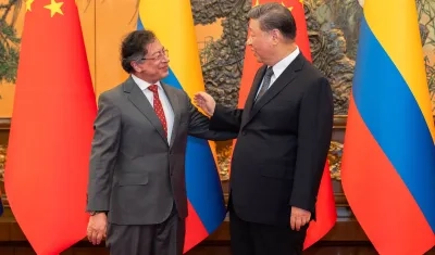 El Presidente Gustavo Petro y el Presidente chino, Xi Jinping, tras la adhesión de Colombia a la Ruta de la Seda.​