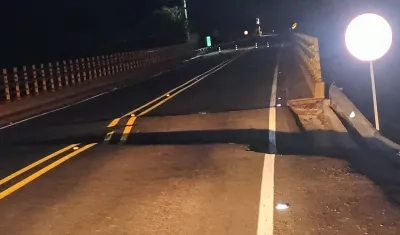 Así se encuentra el puente en Juan de Acosta.