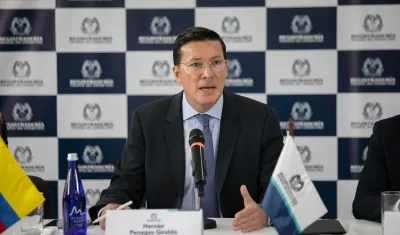 Registrador Civil Hernán Penagos en rueda de prensa esta mañana.