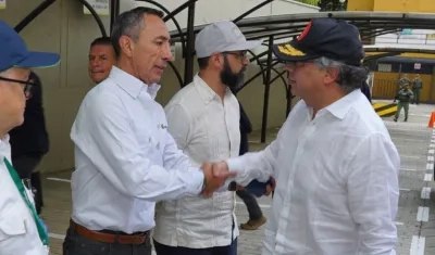 Ricardo Roa y el Presidente Gustavo Petro.