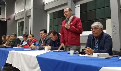 El Ministro de Trabajo, Antonio Sanguino, en la cumbre sindical que se realiza en la Universidad Pedagógica, en Bogotá.