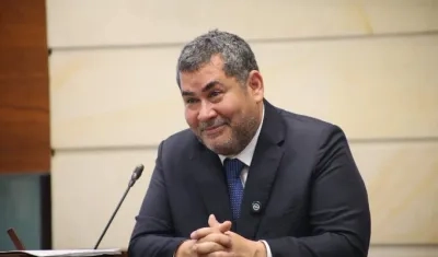 Senador Alejandro Carlos Chachón, ponente del proyecto. 