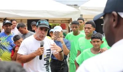 Alcalde Char en diálogo con los jóvenes.