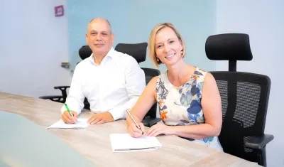 Henry Maury Ardila, vicerrector de CTeI de la CUC, y Vicky Osorio, directora ejecutiva de ProBarranquilla.