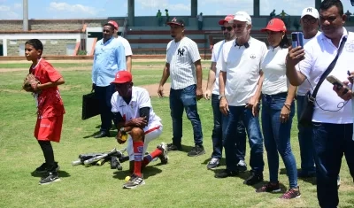 Inauguración de la escuela de béisbol por parte de la Gobernación del Atlántico.