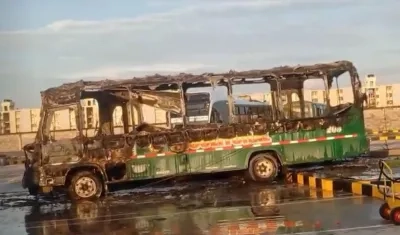 Bus incendiado.