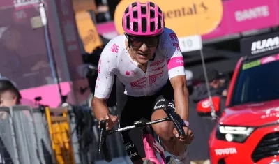 El ecuatoriano Richard Carapaz es tercero en la general a 31 segundos de Isaac Del Toro.