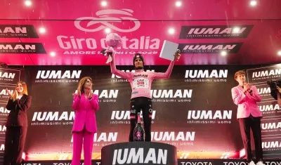 El mexicano Isaac Del Toro mantuvo el liderato con 25 segundos de ventaja sobre Juan Ayuso.