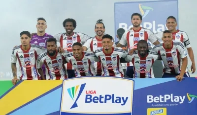 Junior clasificó como tercero en la fase todos contra todos. 