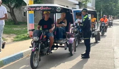 Policía durante los operativos en Atlántico.