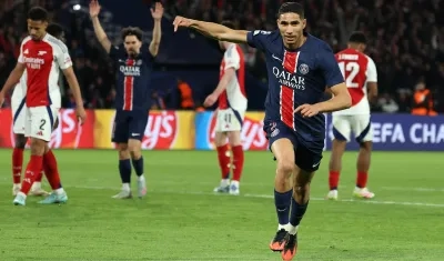 El marroquí Achraf Hakimi celebra tras marcar el segundo gol del PSG.