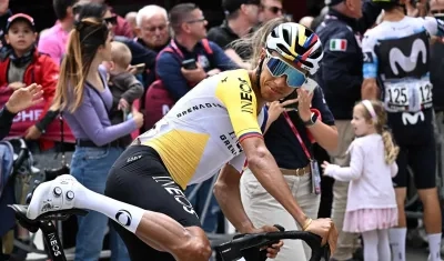 Egan Bernal durante el Giro de Italia 2025.