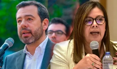 El alcalde de Bogotá, Carlos Galán; y la Fiscal General, Luz Adriana Camargo. 