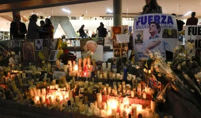 Altar en honor a Miguel Uribe.