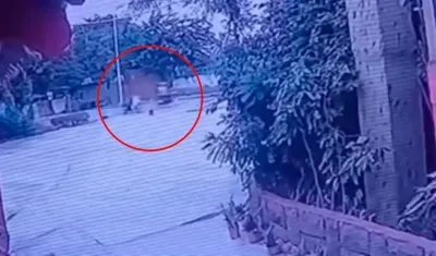 Momento en que dispararon a la joven.