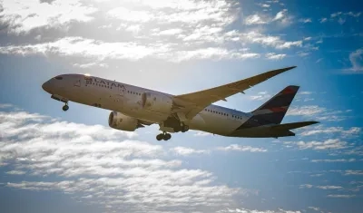 Avión de la aerolínea LATAM.