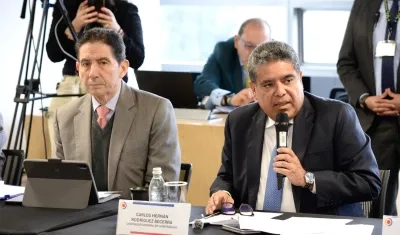 El Contralor General de la República, Carlos Hernán Rodríguez (Derecha).