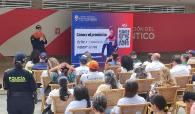 Dimar socializando 'Colombia navega segura''.