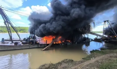 Una de las dragas destruidas por la Policía. 