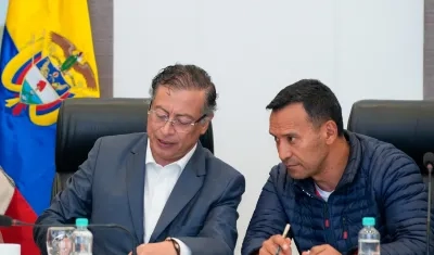 El Presidente Gustavo Peto y el Ministro de Defensa, Pedro Sánchez