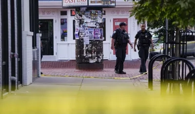 Policías en el lugar de los hechos.