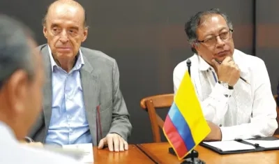 Álvaro Leyva y el Presidente Gustavo Petro