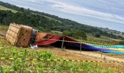 Otra decena de pasajeros resultaron heridos de forma leve.