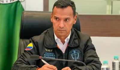 Pedro Sánchez, Ministro de Defensa.