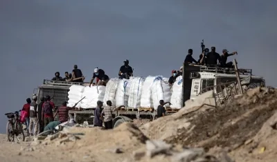 Camiones con alimentos en Gaza.