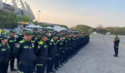 Los policías que brindarán seguridad.