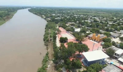 Panorámica del Canal del Dique y el municipio de Santa Lucía. 