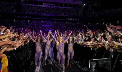 Shakira caminó junto a Ariadna Gutiérrez y Winnie Harlow. 