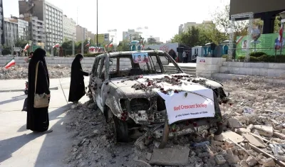 Destrucción en Teherán tras los ataques de Israel. 