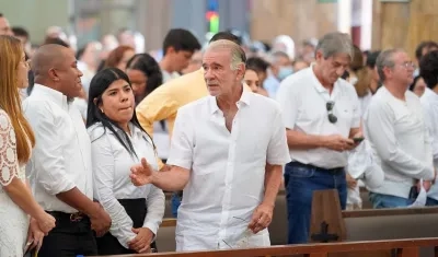 El gobernador del Atlántico, Eduardo Verano, durante la eucaristía este domingo. 