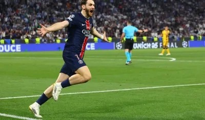 Khvicha Kvaratskhelia celebrando su gol en la final de Champions League.