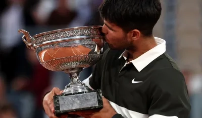 Carlos Alcaraz revalidó el título alcanzado el año anterior en Roland Garros. 