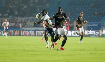 Yimmi Chará durante el partido contra América. 