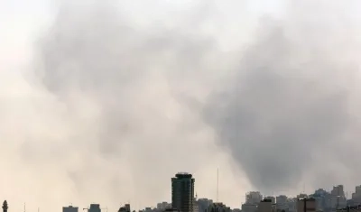 Humo en Israel tras los ataques de Irán.