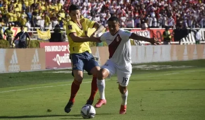 Acción de juego del último encuentro entre Colombia y Perú en Barranquilla, que fue por la Eliminatoria a Qatar 2022.