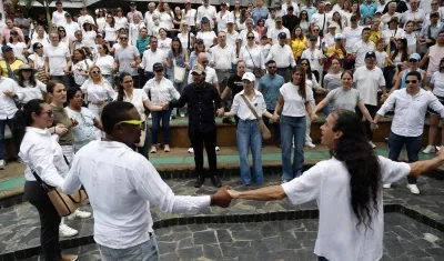 Varias personas durante manifestación en Cali el pasado 8 de junio.