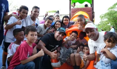 Alcalde Char en la entrega del parque en Juan Mina.