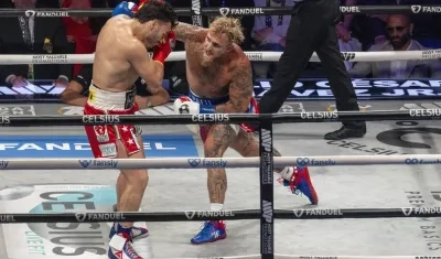 El youtuber Jake Paul golpea al mexicano Julio César Chávez Jr.