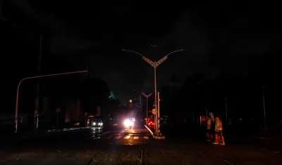 Varios barrios quedaron sin el servicio de energía por más de 2 horas. 