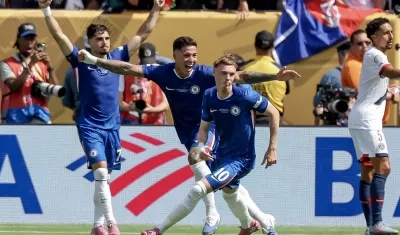 Cole Palmer celebrando uno de sus goles en la final.