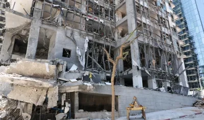 Edificio destruido en Israel por ataques.