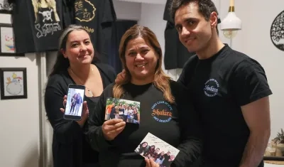 Integrantes del club de fans uruguayo 'Pies descalzos'.