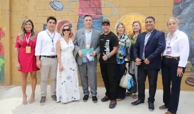 El alcalde Alejandro Char y a su lado César Parga, jefe de la Sección de Competitividad, Innovación y Tecnología de la OEA.