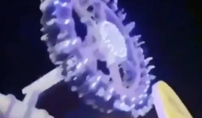 Momento en que se quebró brazo de la atracción mecánica.