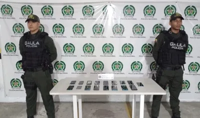 Los celulares incautados.