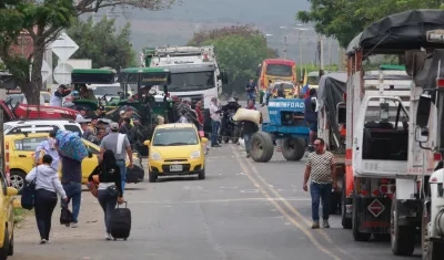 Cultivadores de arroz bloqueando una vía en Cúcuta. 